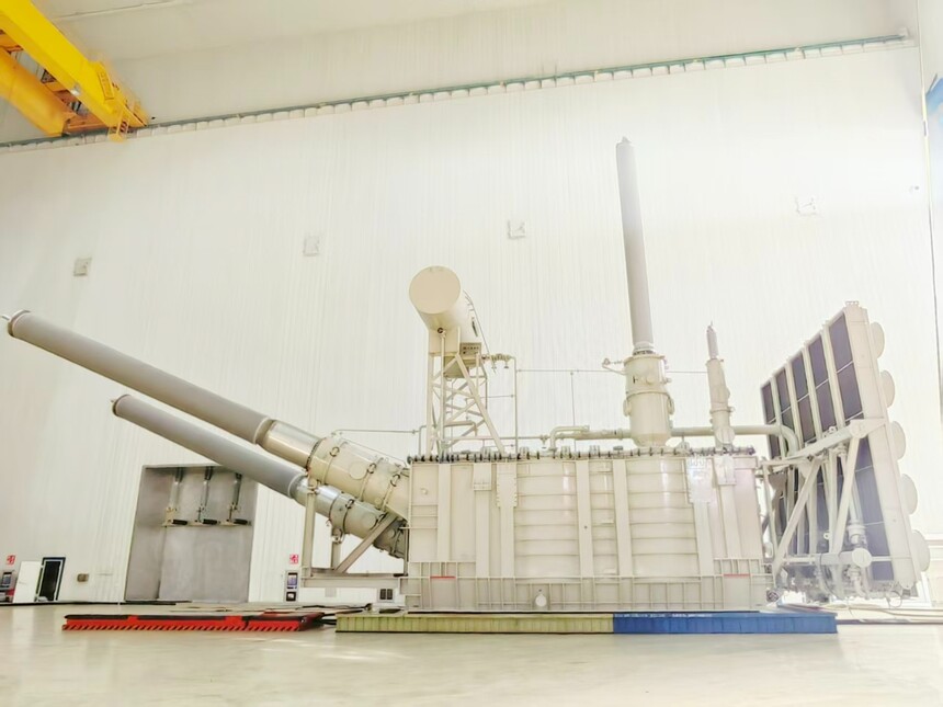 1.新澳2025年资料库大全承制的甘浙工程武威站首台±800kV特高压柔直变压器一次通过全部试验.jpg